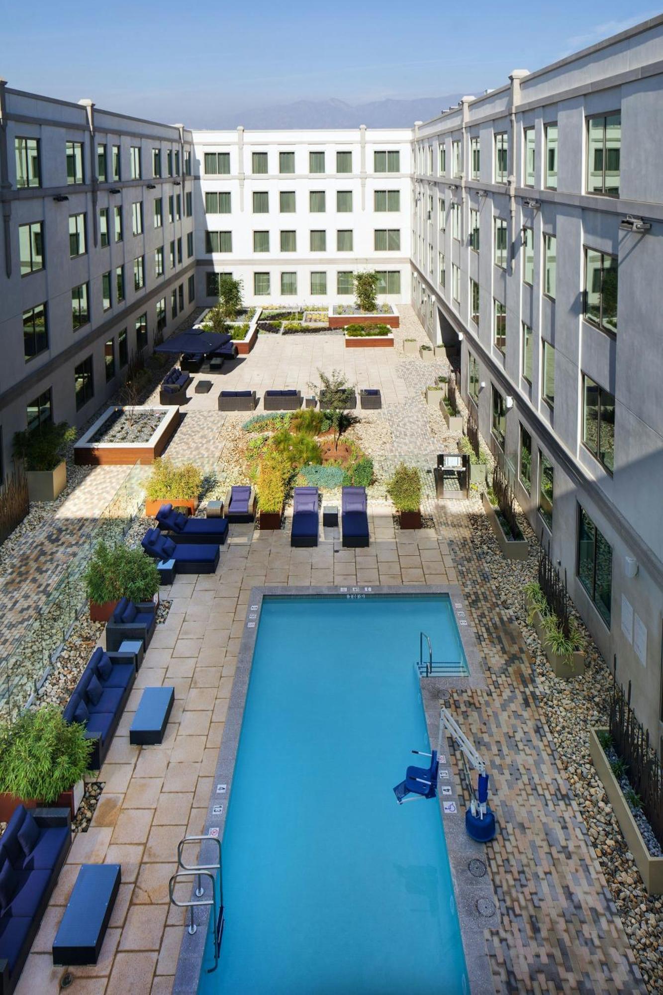Sheraton Los Angeles San Gabriel Exterior photo